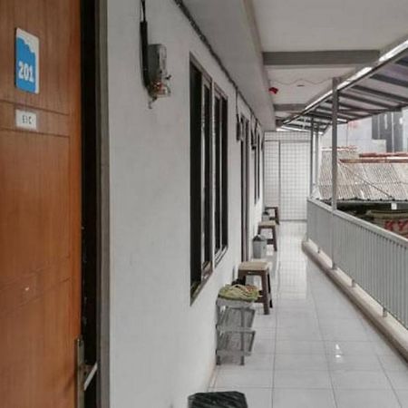 Laponca Residence Pondok Cabe Syariah Redpartner Buaran Kültér fotó