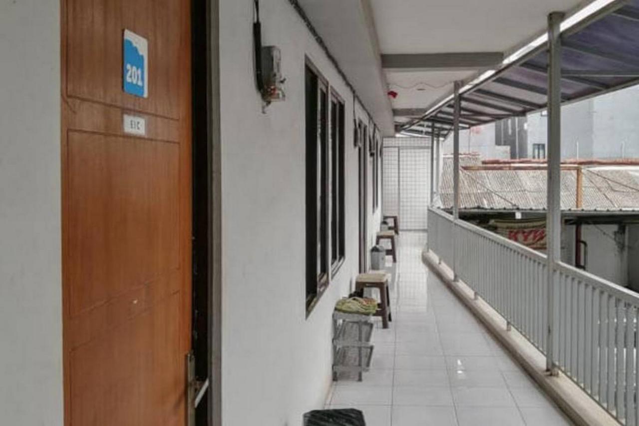 Laponca Residence Pondok Cabe Syariah Redpartner Buaran Kültér fotó