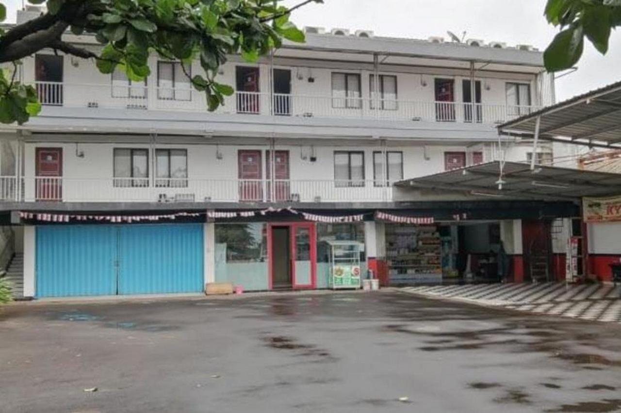Laponca Residence Pondok Cabe Syariah Redpartner Buaran Kültér fotó